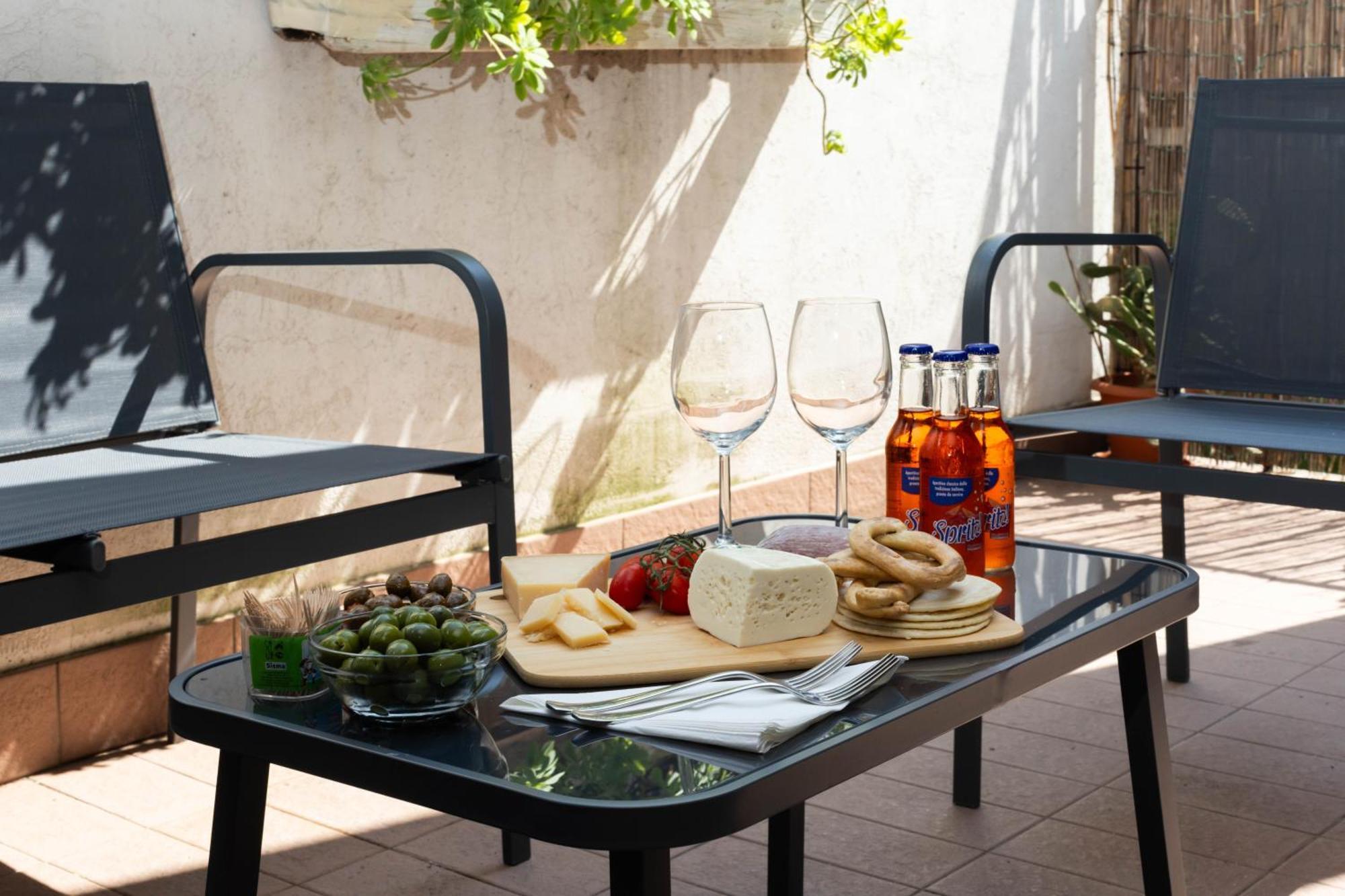 Terrace Milan Con Parcheggio Incluso Appartement Buitenkant foto